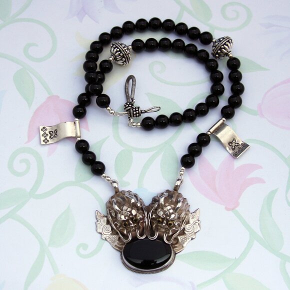 Vintage Nepalese Double Dragon & Onyx Pendant Necklace - Picture 2 of 5